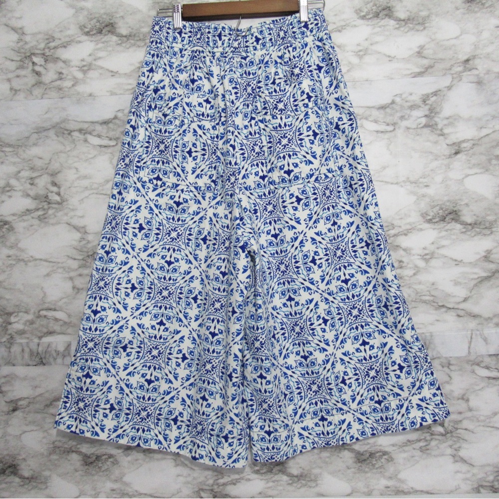 Maeve by Anthropologie Wide Leg Cropped Blue and White Printed Pants Size Small - Picture 4 of 17